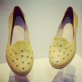 Sapatilha Slipper verde abacate com tachinhas.